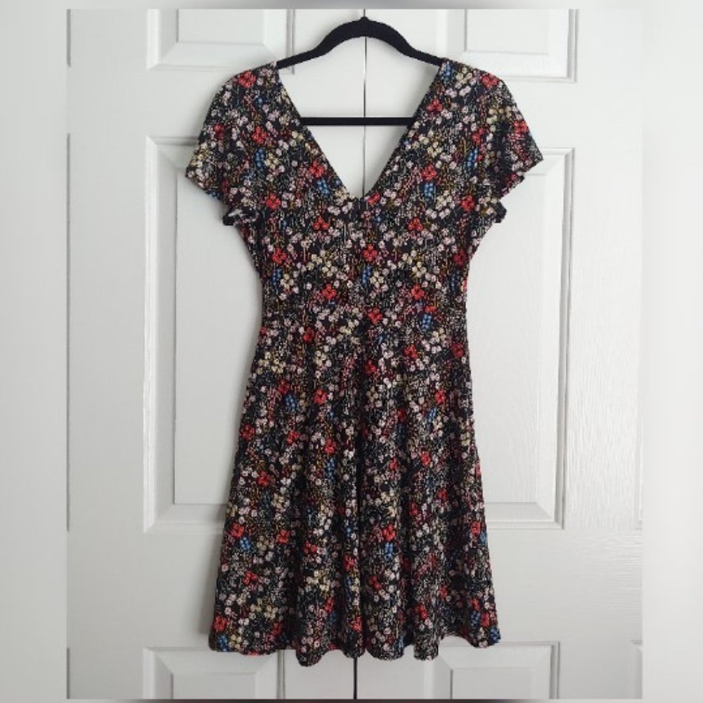 KAILEIGH Faux Wrap Dress Black Floral Size Small Short Sleeve